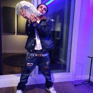 Meet your Posher, Emmanuel